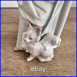 1971-74 Large 14 Lladro Woman with Umbrella & Dog Papillon Vincente Martinez