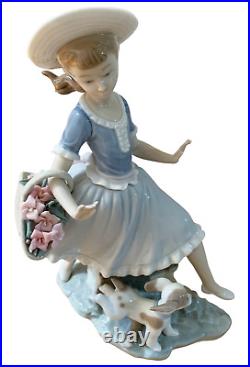 1974 Lladro Country Lass with Dog Porcelain Figurine #4920 Spain EUC Retired