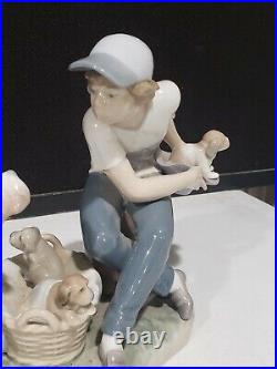 1985 Lladro Porcelain Figurine This One's Mine #5376 Boy with Dog & Puppies
