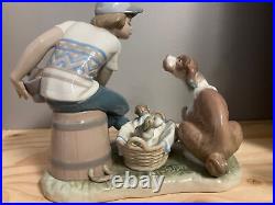 1985 Lladro Porcelain Figurine This One's Mine #5376 Boy with Dog & PuppiesRETIR