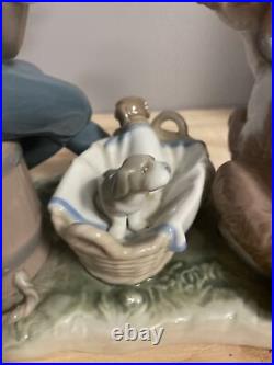 1985 Lladro Porcelain Figurine This One's Mine #5376 Boy with Dog & PuppiesRETIR