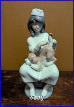 1990s Lladro Little Veterinarian #6348 Nurse Vet Puppy Dog Statue Figurine