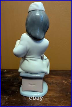 1990s Lladro Little Veterinarian #6348 Nurse Vet Puppy Dog Statue Figurine