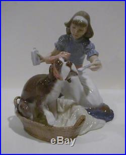 1991 Lladro Take Your Medicine Figurine Girl with Dog #5921