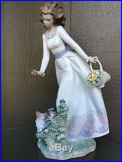 1998 Lladro Lady With Dog & Flowers G-3 Sunday Stroll Large Figure RARE RETIRED