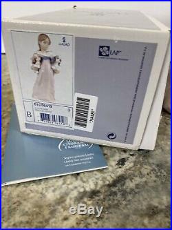 ARMS FULL OF LOVE FEMALE With Puppy DOGS BY LLADRO #6419 Hand Signed & COA MIB