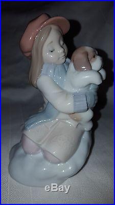 Authentic retired Lladro dog bust #8265 porcelain girl with puppy figurine