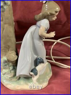 BEAUTIFUL FULLY WORKING NAO by LLADRO PLAYTIME GIRL & PUPPY DOG FIGURINE LAMP