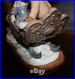 BEAUTIFUL Lladro 5037 SLEIGH RIDE Christmas Winter Dog withBase Retired 1996