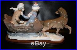 BEAUTIFUL Lladro 5037 SLEIGH RIDE Christmas Winter Dog withBase Retired 1996