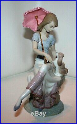 Beautiful LLADRO 7612 Picture Perfect Retired Girl Lady Dog Puppy Parasol