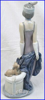 Beautiful Large 13.5 1982 Lladro Couplet Flapper Woman and Dog Figurine