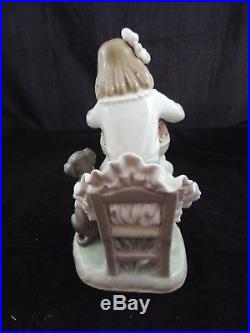 Beautiful Lladro #1088 Girl with Flowers and Dog (High Glaze)