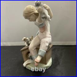Beautiful Lladro 7621 Pick of the Litter Girl with Puppies On Doghouse