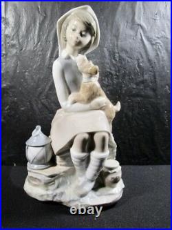 Beautiful Lladro Girl Sitting With Dog & Lantern Figurine Nice Piece