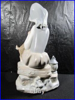 Beautiful Lladro Girl Sitting With Dog & Lantern Figurine Nice Piece