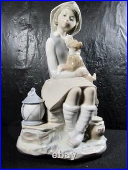Beautiful Lladro Girl Sitting With Dog & Lantern Figurine Nice Piece