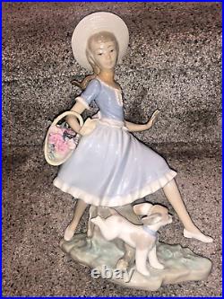 Beautiful Lladro figurine Girl with flower Basket and dog E-15E
