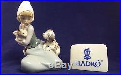 Beautiful Rare Lladro Figurine 5640 Cat Nap Girl with cat and dog