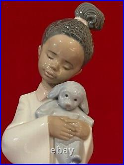 Black Legacy Lladro #6463 My Cuddly Puppy Girl Hugging Puppy Doll-excellent