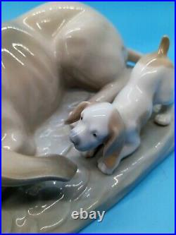 Bloodhound or Basset Nao Lladro Hound Puppy Figurine 11.5 Spain Ears Eyes