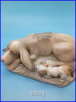 Bloodhound or Basset Nao Lladro Hound Puppy Figurine 11.5 Spain Ears Eyes