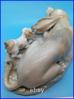 Bloodhound or Basset Nao Lladro Hound Puppy Figurine 11.5 Spain Ears Eyes