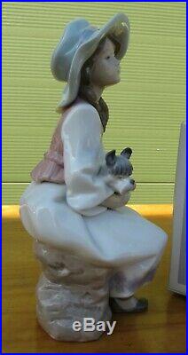 Boxed Lladro Porcelain Figurine'Daydreams' Girl with Dog (#6400)