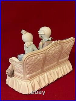 Cute Lladro #5229 Story Time Colonial Boy, Girl & Dog On Couch-excellent/mint