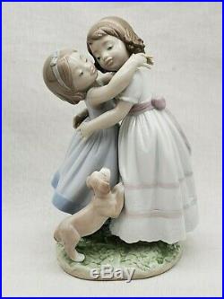 Cute Lladro Porcelain Figurine 8046 Give Me A Hug Girls Hugging & Dog Ret $550