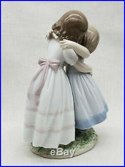 Cute Lladro Porcelain Figurine 8046 Give Me A Hug Girls Hugging & Dog Ret $550