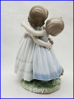 Cute Lladro Porcelain Figurine 8046 Give Me A Hug Girls Hugging & Dog Ret $550