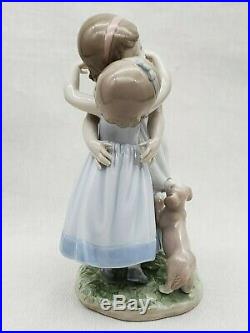 Cute Lladro Porcelain Figurine 8046 Give Me A Hug Girls Hugging & Dog Ret $550