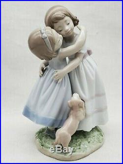 Cute Lladro Porcelain Figurine 8046 Give Me A Hug Girls Hugging & Dog Ret $550