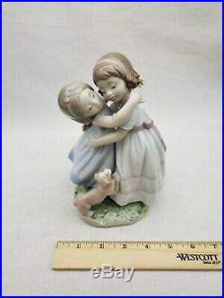 Cute Lladro Porcelain Figurine 8046 Give Me A Hug Girls Hugging & Dog Ret $550