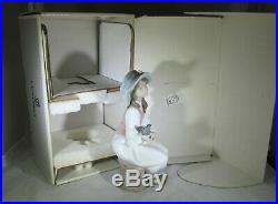 DARLING LLADRO #6400 DAYDREAMS YOUNG LADY HOLDING A DOG- EXCELLENT/ MINT wOB