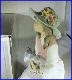 DARLING LLADRO #6400 DAYDREAMS YOUNG LADY HOLDING A DOG- EXCELLENT/ MINT wOB