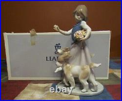 DELIGHTFUL LLADRO #5761 OUT FOR A ROMP GIRL & DOGS RETIRED-EXCELLENT withO. B