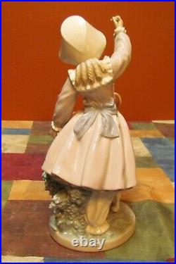 Darling Lladro #5078 Girl Dog And Ball Young Girl+retired-excellent/mint