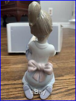 ELEGANT TOUCH GIRL WITH DOG FIGURINE BY LIADRO Original Box