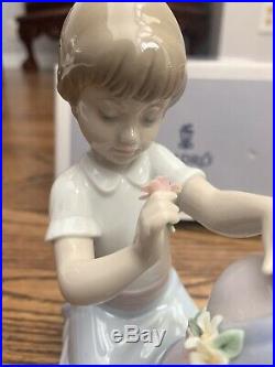 ELEGANT TOUCH GIRL WITH DOG FIGURINE BY LIADRO Original Box