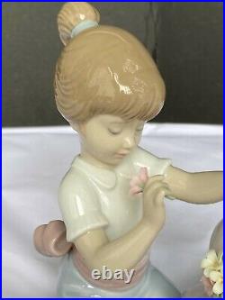 EUC Vtg Lladro 6862 Porcelain Figurine An Elegant Touch Girl Dog Hat with Box