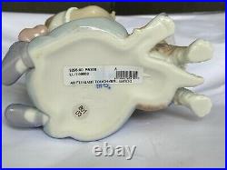 EUC Vtg Lladro 6862 Porcelain Figurine An Elegant Touch Girl Dog Hat with Box