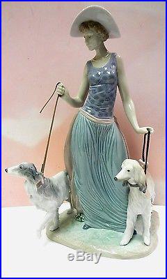 Elegant Promenade Woman With Dogs On Leash Figurine By Lladro 5802