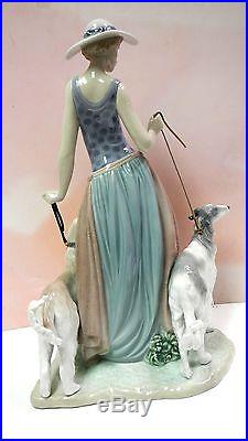 Elegant Promenade Woman With Dogs On Leash Figurine By Lladro 5802