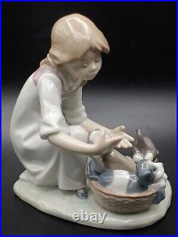 Excellent Vintage Lladro Joy In Basket Girl With Puppies Glossy Figurine Statue