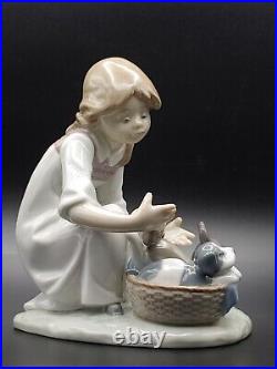 Excellent Vintage Lladro Joy In Basket Girl With Puppies Glossy Figurine Statue