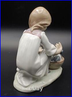 Excellent Vintage Lladro Joy In Basket Girl With Puppies Glossy Figurine Statue