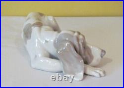 Exhausted Lladro #1067 Old Dog Tired Blood Hound Dog-retired-excellent/mint