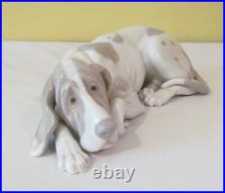 Exhausted Lladro #1067 Old Dog Tired Blood Hound Dog-retired-excellent/mint